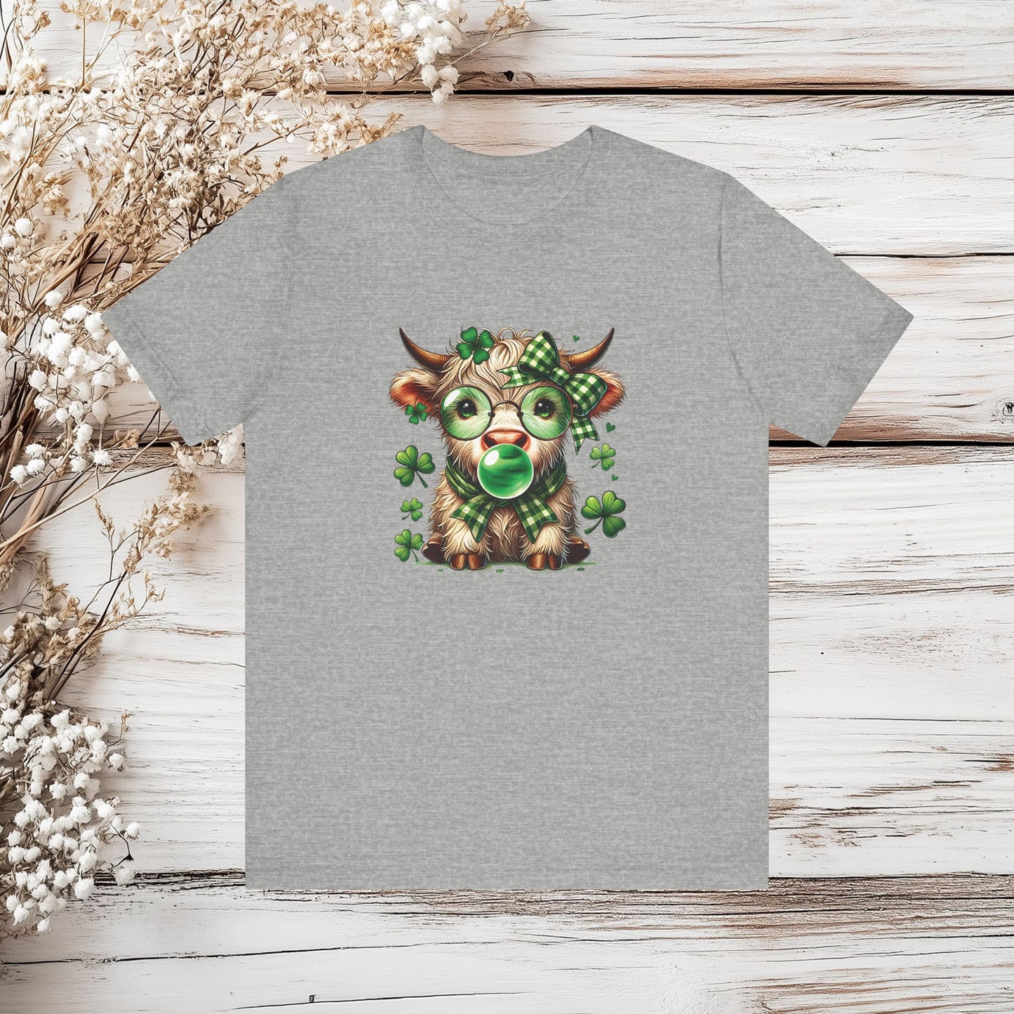 Highland Cow St. Patrick’s Day T-Shirt – Cute Lucky Shamrock Bubblegum | Unisex Short Sleeve T-Shirt